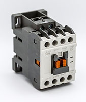 110 VAC Coil Voltage, 40 A Continuous Current, and 80.4 mm Depth DIN Rail Mounted Contactor